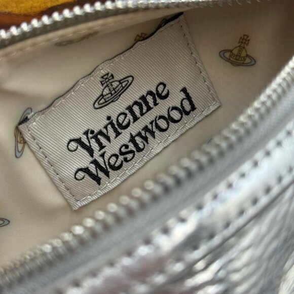 🆕 VIVIENNE WESTWOOD 🧿 NWOT Cindy Cylinder Shoulder Bag, Silver Metallic AUTH - Picture 13 of 16